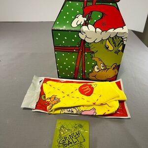 MCDONALD THE GRINCH Kit With 1 Empty Grinch Salt, Pack Pair Of Socks, Empty Box
